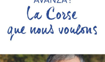 Trois ouvrages à parcourir , conserver, consulter , à vie