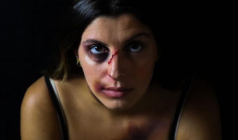 Mathea Rombaldi braque son objectif sur les violences faites aux femmes