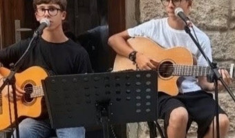 Ange et Francescu Tramoni : deux voix jumelles qui font vibrer la Corse